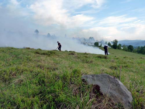 Foto: Incendiu varful Plesca